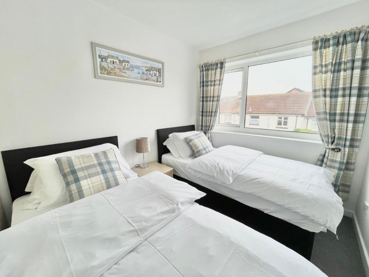 Cae Glas Apartments Holyhead Exterior foto